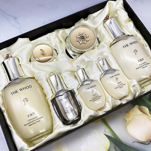 春季焕新【全球购*含溯源】Whoo后天气丹新款华泫系列七件套套盒 水150ml+乳110ml+面霜25ml 水乳各25ml+精华10ml+眼霜8ml·现货速达 商品图9