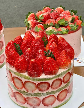 王炸草莓蛋糕