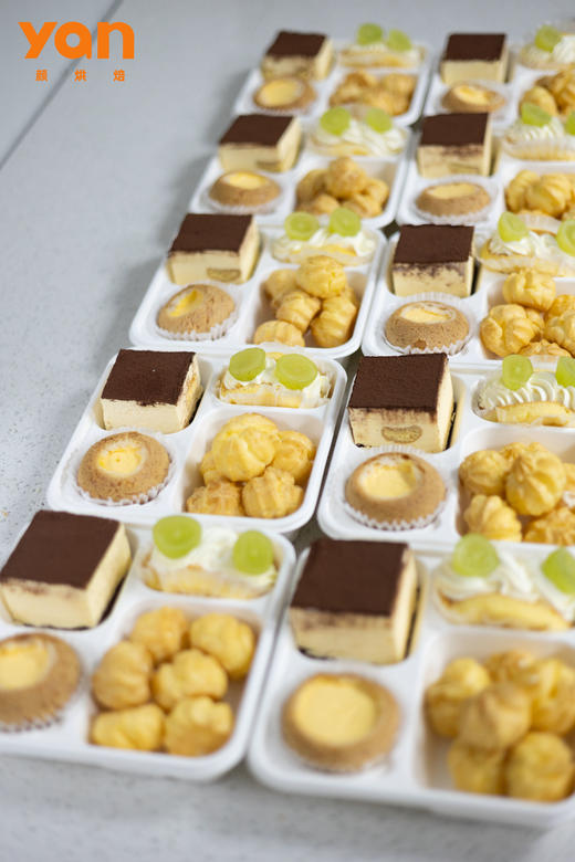 下午茶套餐：提拉米苏➕泡芙6枚➕布丁麻薯➕抱抱卷 商品图0