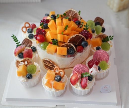 水果蛋糕➕纸杯（需提前4小时预定） 商品图1
