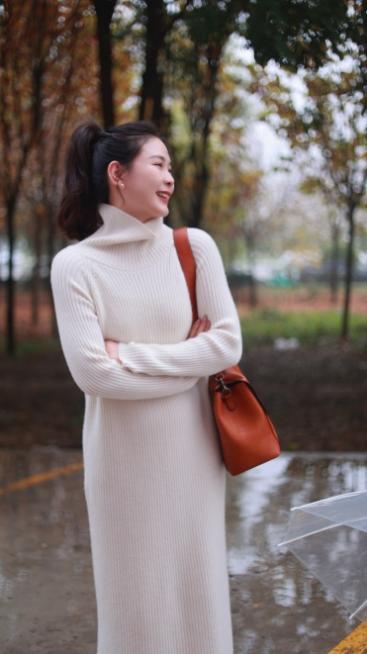 【抖音专属】堆堆领羊绒连衣裙（21716112） 商品图2