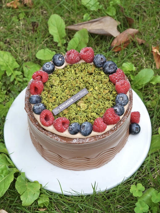 【树莓迪拜巧克力】树莓微酸解腻，巧克力口感醇厚，搭配开心果碎的香浓。 商品图5