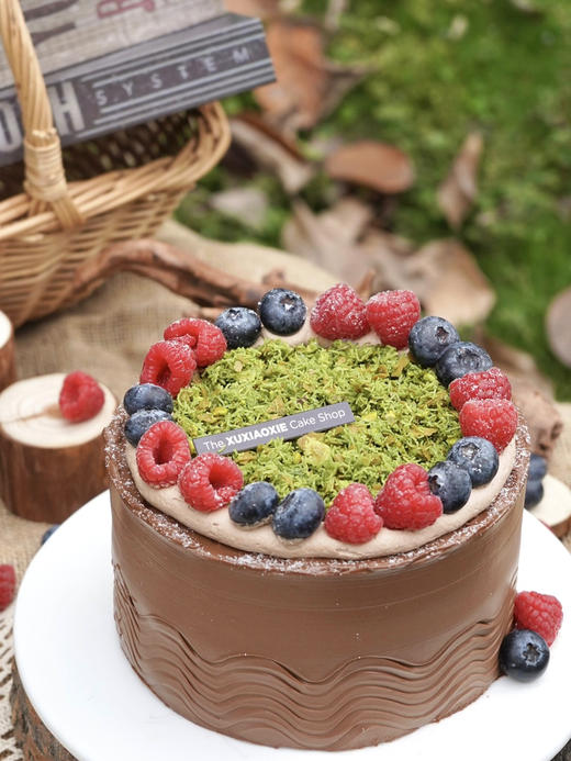 【树莓迪拜巧克力】树莓微酸解腻，巧克力口感醇厚，搭配开心果碎的香浓。 商品图3