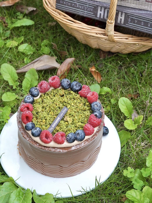 【树莓迪拜巧克力】树莓微酸解腻，巧克力口感醇厚，搭配开心果碎的香浓。 商品图9