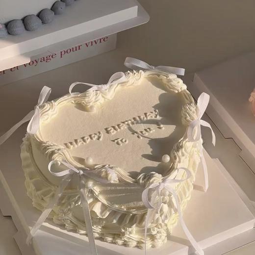 【法式表白】纯白爱心女生蛋糕 商品图0