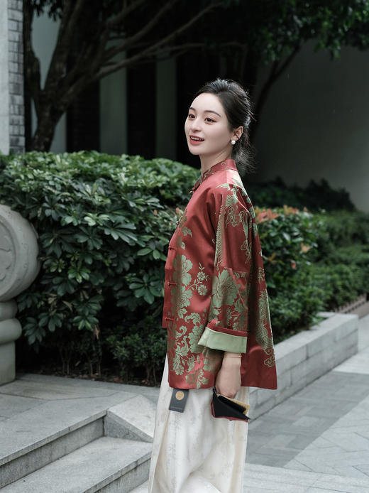 盛唐婧| 重磅桑蚕丝老缎新中式对花外套-红色 商品图0