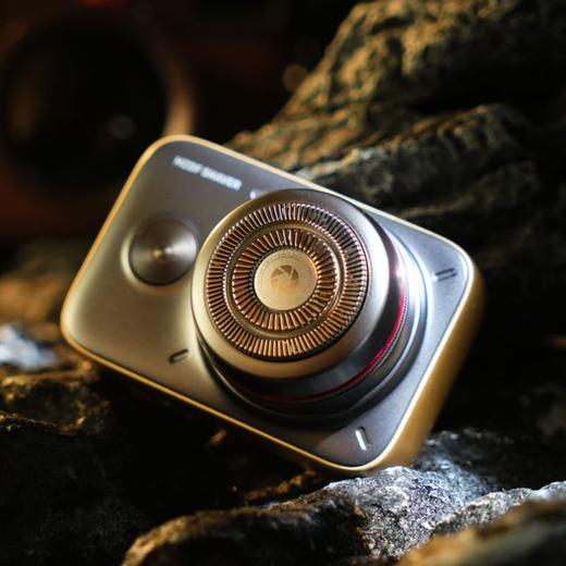 【创维旗下德国METZ美兹】单反剃须刀 全身防水 锋利刀片 无噪音迷你便携 商品图5