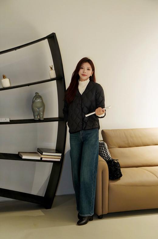 现货 臣禾	菱格纹云朵羽绒服	JZ244070452 商品图6