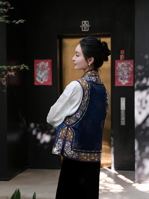 盛唐牡丹| 花阁春景图手推绣偏襟马甲 商品图10