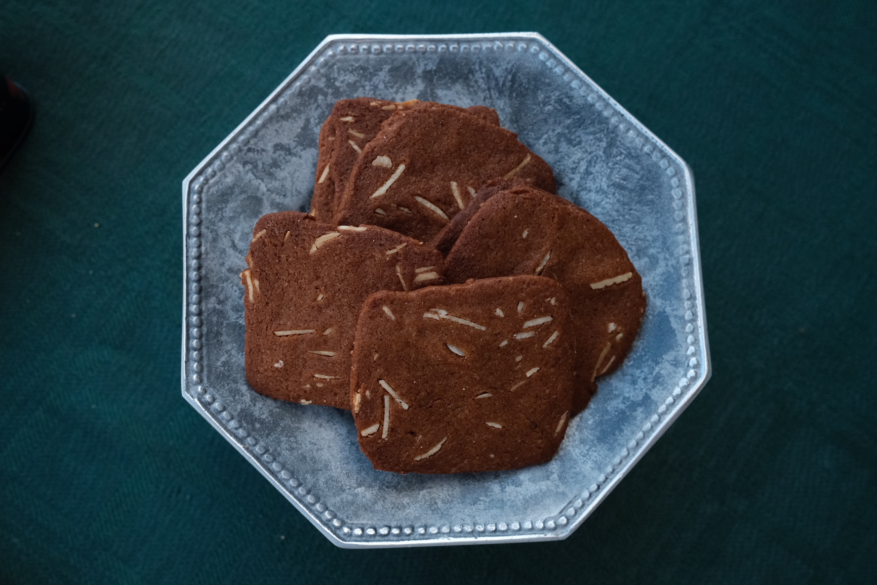 手切杏仁饼干 Hand Cut Almond Gingerbread Cookies