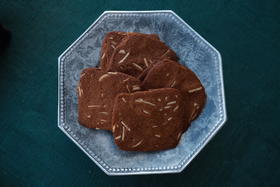 手切杏仁饼干 Hand Cut Almond Gingerbread Cookies