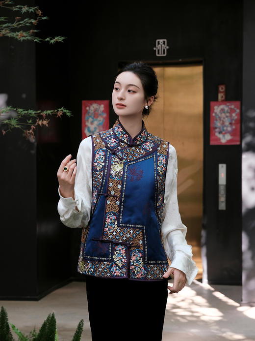 盛唐牡丹| 花阁春景图手推绣偏襟马甲 商品图2