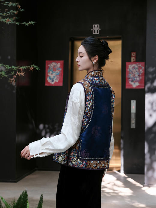 盛唐牡丹| 花阁春景图手推绣偏襟马甲 商品图11