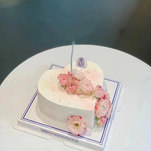 渐变粉色心形玫瑰蛋糕（女神专属）【页面往下拉，有尺寸和口味选择】 商品图0