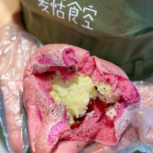 火龙果软欧（约13点出炉）酸奶味芝士和安佳奶酪调和馅 商品图1