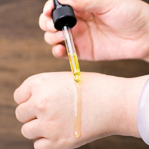 【积分换购·不退不换】养瑞和·当归月桂精华油·30ml揉腹油中焦油 商品图3