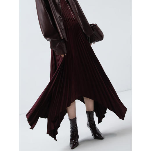 【秒杀】COCOBELLA安可拉红不规则压褶半身裙气质开叉新年半裙HS3101 商品图2