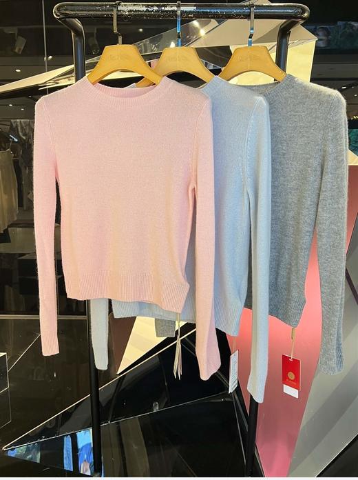 女士经典圆领松织羊绒衫 商品图0