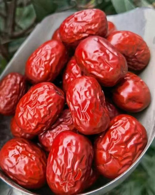 2025 首批正宗的若羌无农残灰枣 2斤装，甜蜜又瓷实，很绵密，比市面其他枣干度都更好✔️ 这种枣子肉厚！更瓷实 商品图7