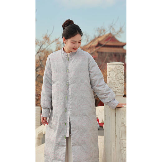 【抖音专属】新中式羽绒服（24803100暮山紫-奢定款） 商品图2