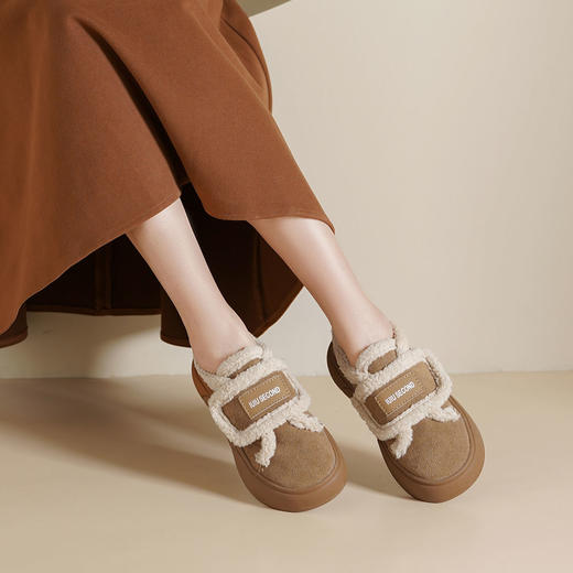 西村名物2025年春季新款绒毛保暖超轻厚底防滑魔术贴板鞋T24DM48401 商品图4