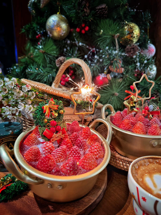 蒸蒸日上，草莓蛋糕，赠送餐具5套，烟火蜡烛 商品图0