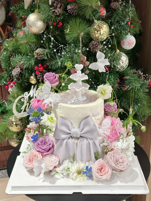 双层鲜花许愿池蛋糕，鲜花同色系随机搭配，提前三天以上预定 商品图0