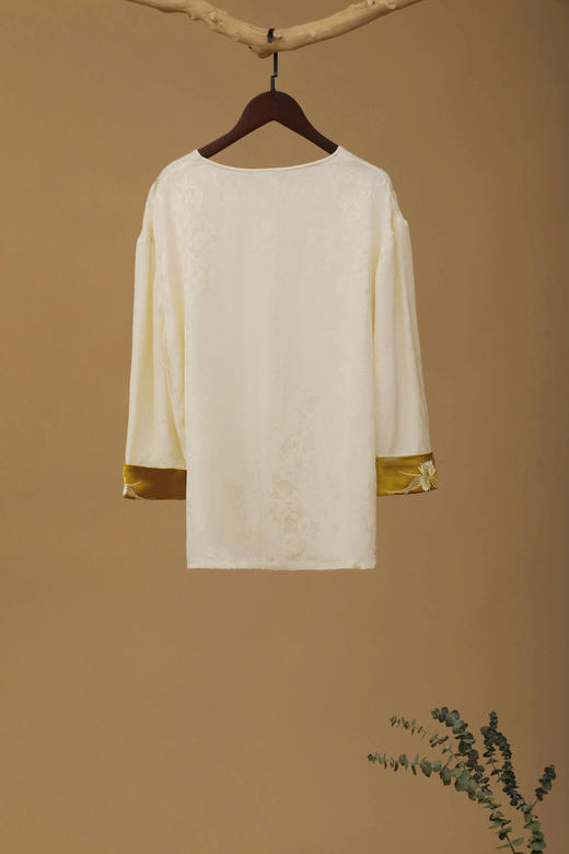 花开富贵花罗圆领长衫 商品图3