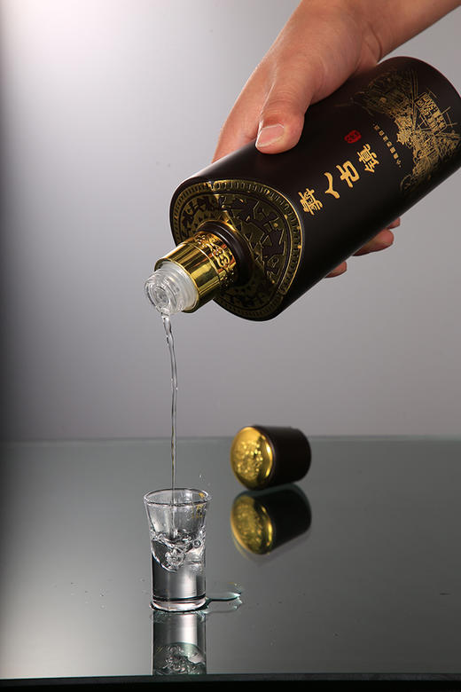 云南彝人古镇清香白酒 黑瓶V8 500ml/瓶【KM】 商品图5