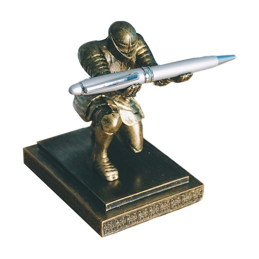 法国雄狮 金骑士笔架 锌铜合金执行官骑士笔座 笔插 创意笔筒笔托笔座桌面盔甲英雄笔架 商品图0