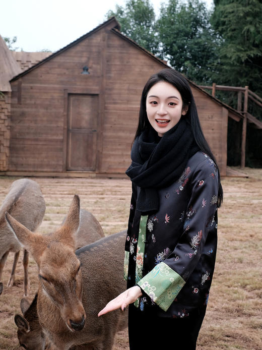 盛唐牡丹| 繁花似锦织锦缎圆领外套[特价品]（需用平熨斗熨烫） 商品图0