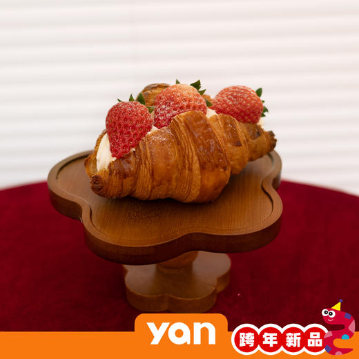奶油草莓可颂 商品图0