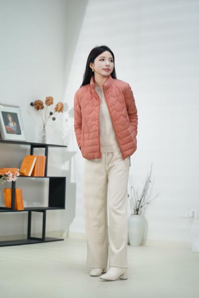 现货 臣禾【几何线条】拉链绗缝羽绒服JZ244070652 商品图4