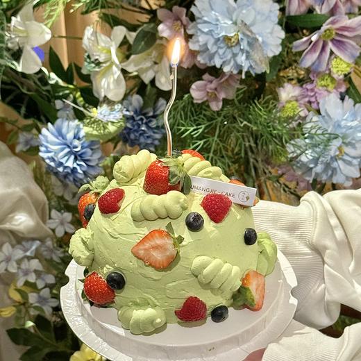 【粉黛春山】-爆浆抹茶草莓流心蛋糕 商品图0