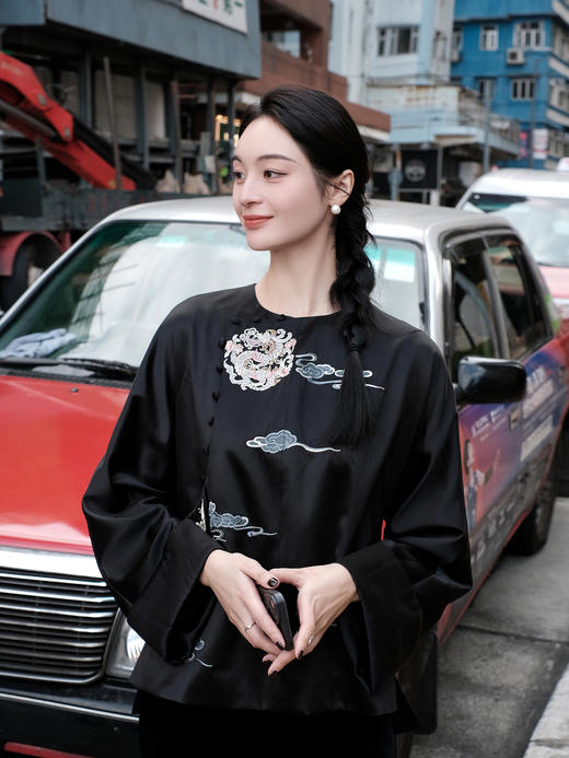 东方境X郭培| 团龙祥云真丝刺绣新中式外套-黑色 商品图1