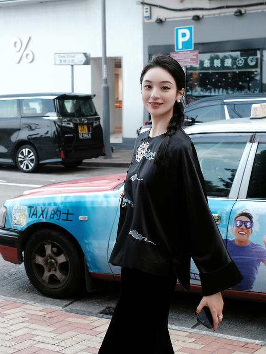 东方境X郭培| 团龙祥云真丝刺绣新中式外套-黑色 商品图2