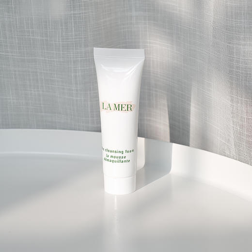 【春季焕新】【全球购-送礼盒礼袋】LAMER海蓝之谜三件套（精萃水30ml+眼霜5ml+经典面霜7ml）/（精萃水30ml+洗面奶30ml+经典面霜7ml）·现货速达 商品图5