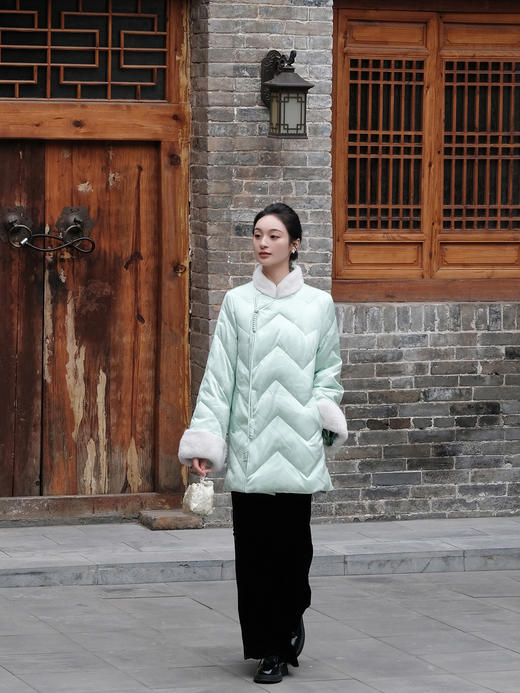 盛唐婧| 千里江山草木清风真丝鹅毛羽绒服 商品图4