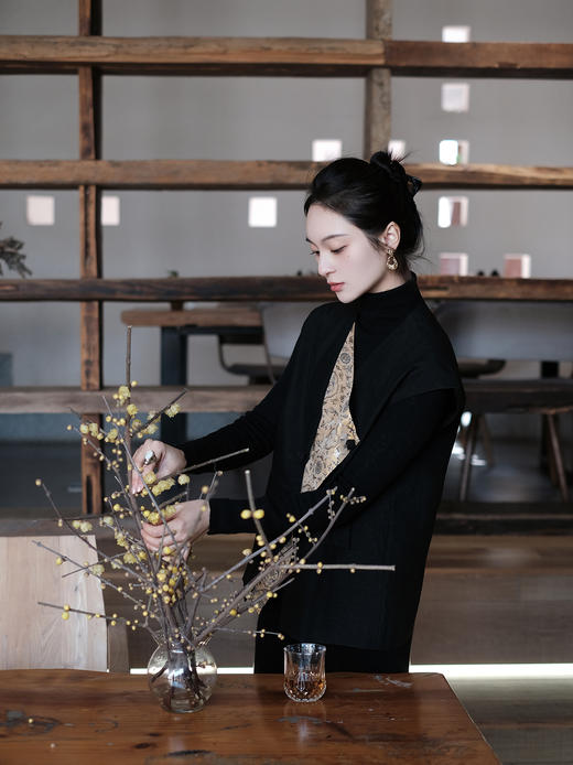 盛唐牡丹 |龟纹香云纱拼宋锦马甲 商品图1