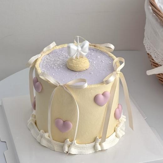 【奶呼呼】ins风蝴蝶结女生蛋糕 商品图0