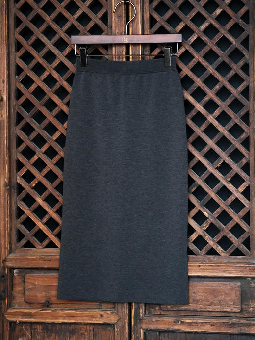 盛唐婧| 精纺羊毛四平加弹针织包臀裙-灰色 商品图0