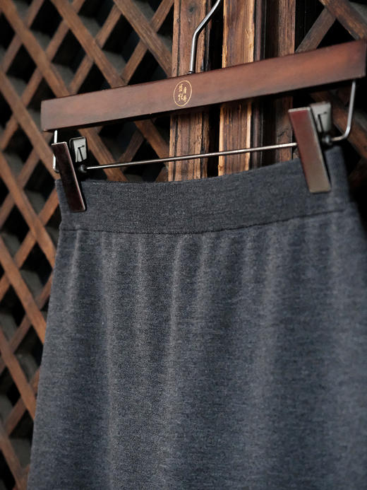 盛唐婧| 精纺羊毛四平加弹针织包臀裙-灰色 商品图1