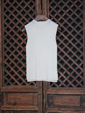 盛唐婧| 精纺羊毛气质半高领针织背心-白色