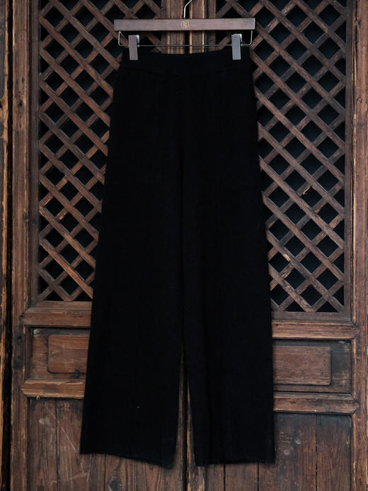 盛唐婧| 强缩羊毛针织裤-黑色 商品图0