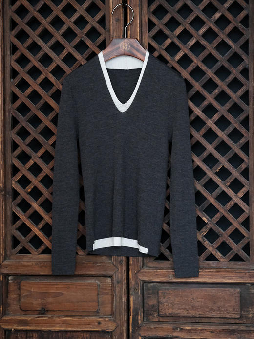 盛唐婧| 假两件双V领羊毛长袖套头衫-深麻灰 商品图7