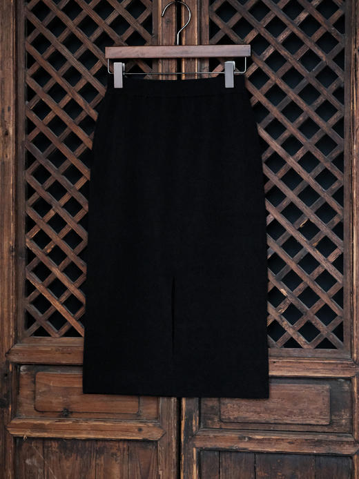 盛唐婧| 精纺羊毛四平加弹针织包臀裙-黑色 商品图4