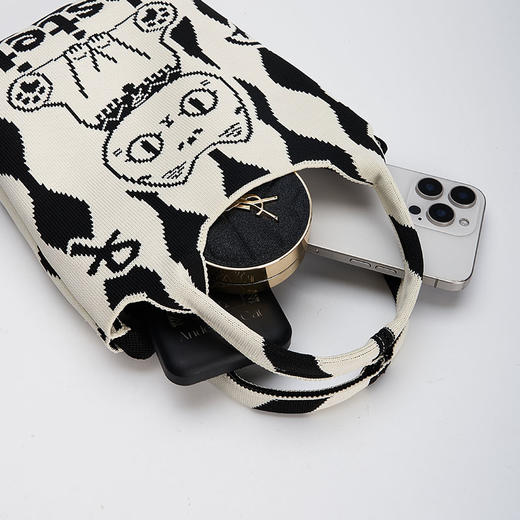 大英博物馆 巴斯特系列 萌猫针织提花 手提斜挎包-黑白 商品图3