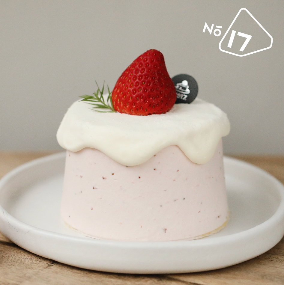 雪顶草莓戚风蛋糕