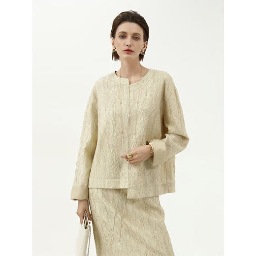 COCOBELLA[莱赛尔]对丝拼接压褶肌理长袖衬衫缎面上衣TS3015B 商品图2