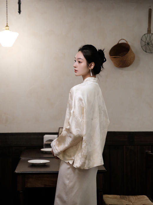 盛唐婧|腾龙流苏铜扣外套 商品图3